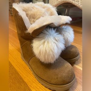 Girls Uggs size 3 great condition